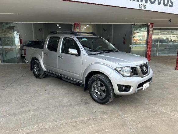 240202861 - NISSANFRONTIER ATTAC.CD 4X42015