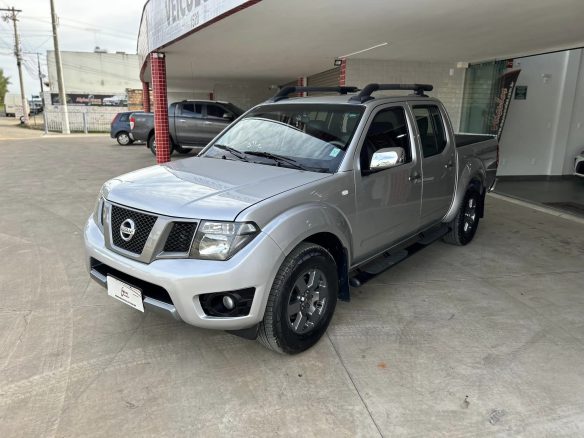 240202861 - NISSANFRONTIER ATTAC.CD 4X42015