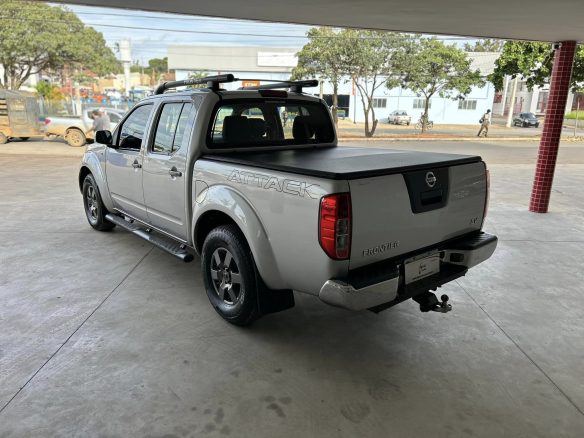 240202861 - NISSANFRONTIER ATTAC.CD 4X42015